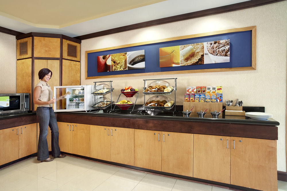 Fairfield Inn & Suites By Marriott Cleveland Beachwood Exterior photo